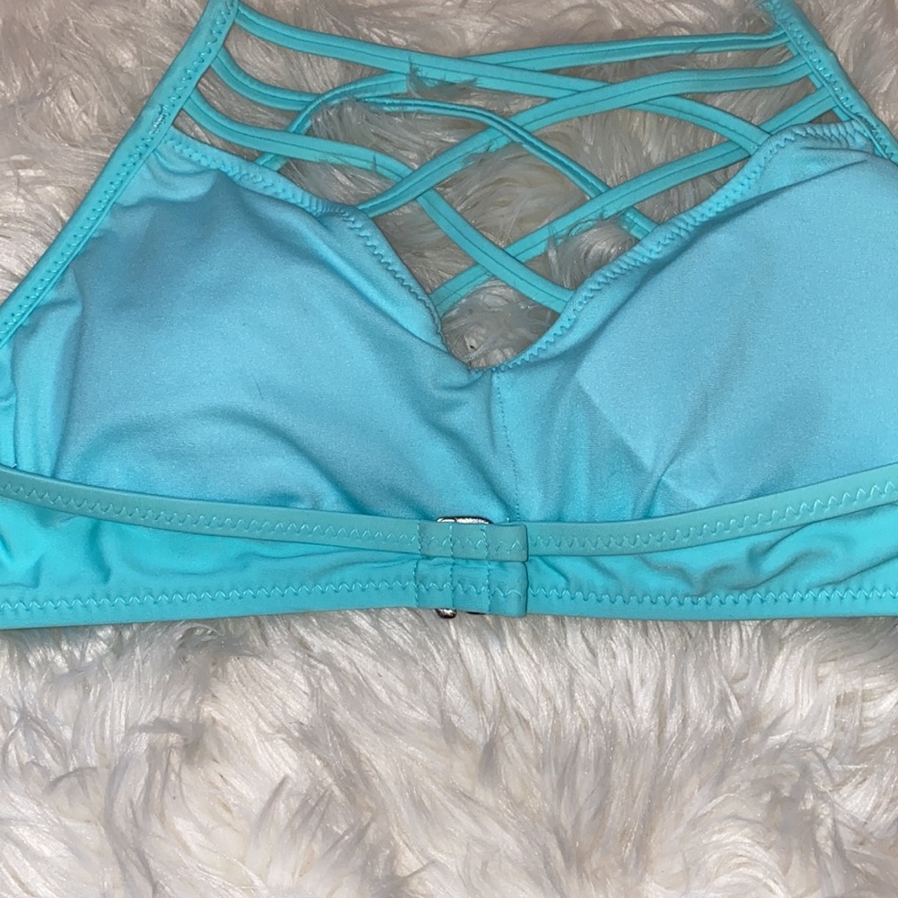 Bikini - Picture 6 of 7